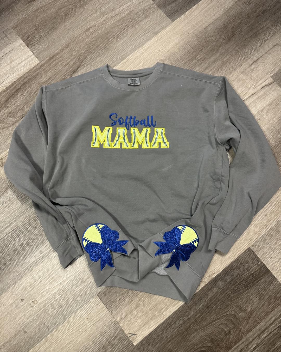 Softball/ Baseball Mama Applique Side Bows